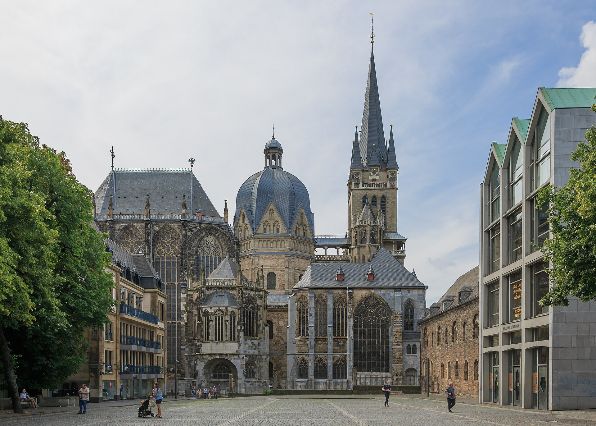 Stadtmotiv in Aachen – Aachen Germany Imperial-Cathedral-01